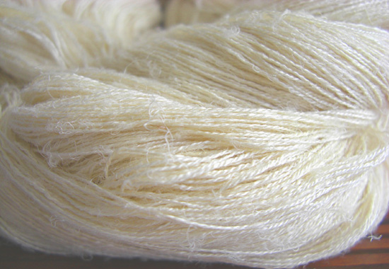 糸と布 - Khadi with Herbal Dye